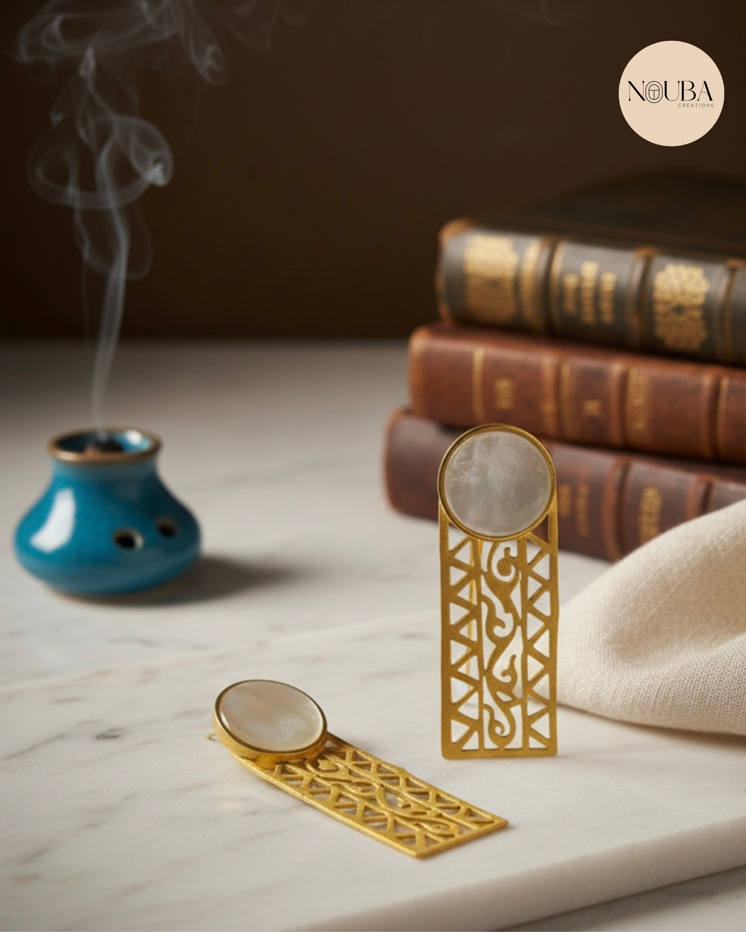 Boucles d’oreilles Arabesque en cuivre plaqué or & nacre – Inspiration orientale